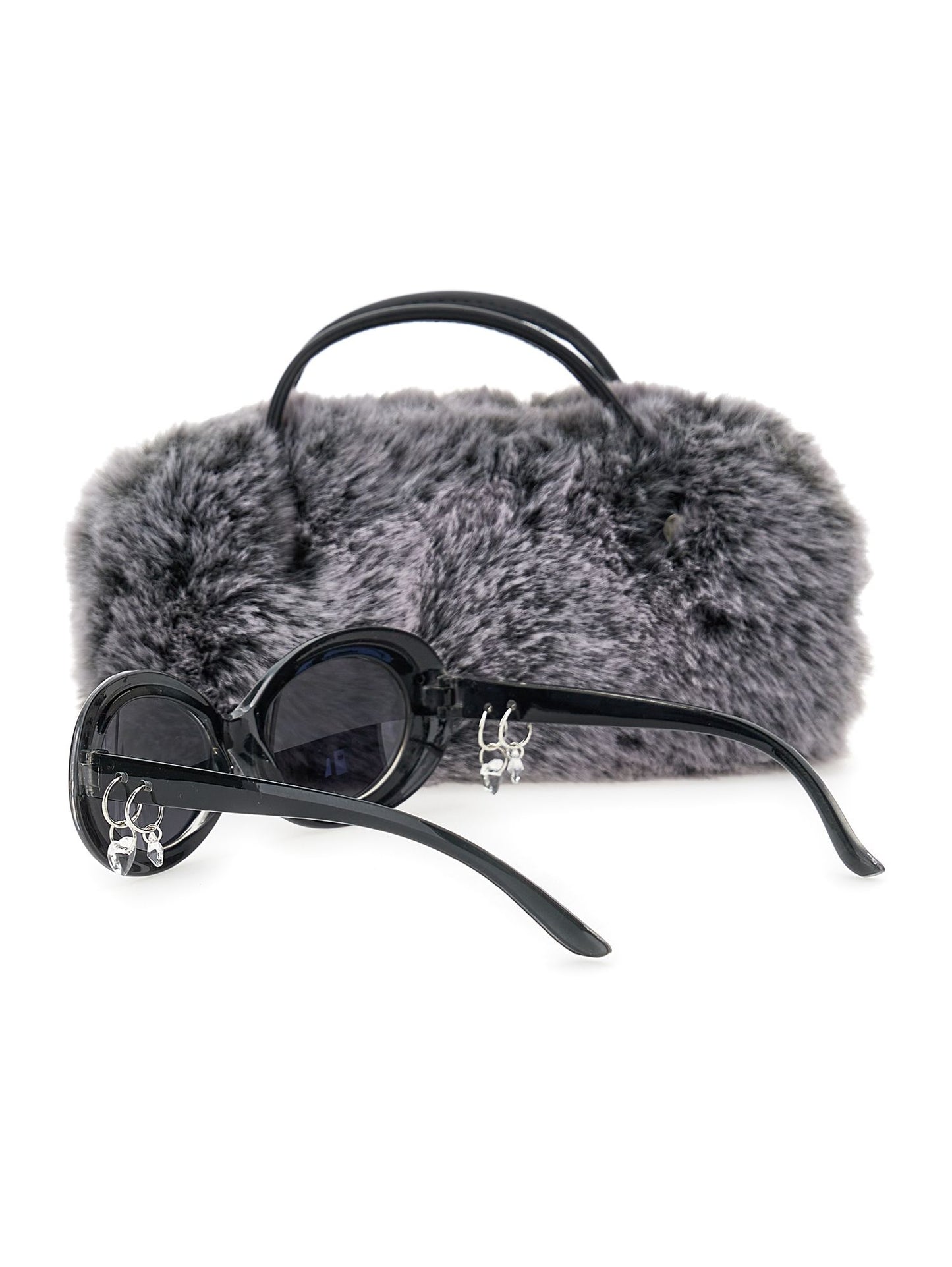 Sunglasses with charm