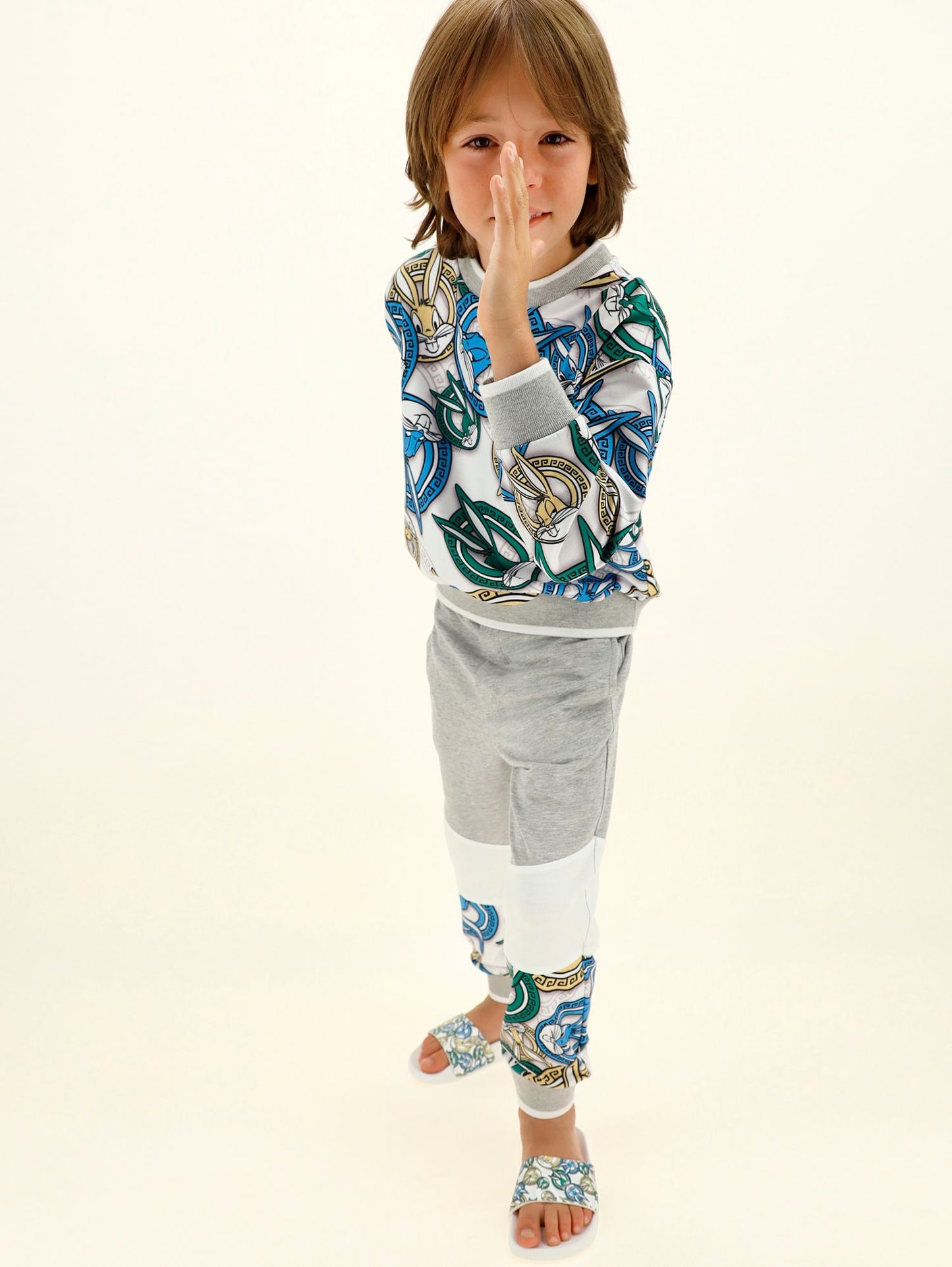Bugs Bunny sweatshirt with ribbed edges
