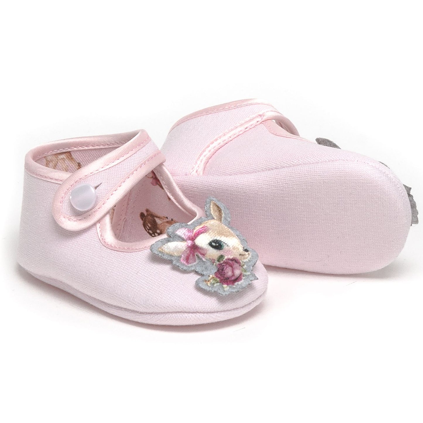 Shoes with deer