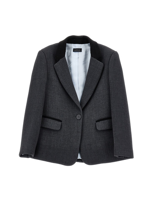 Jacket coupled with black profiles