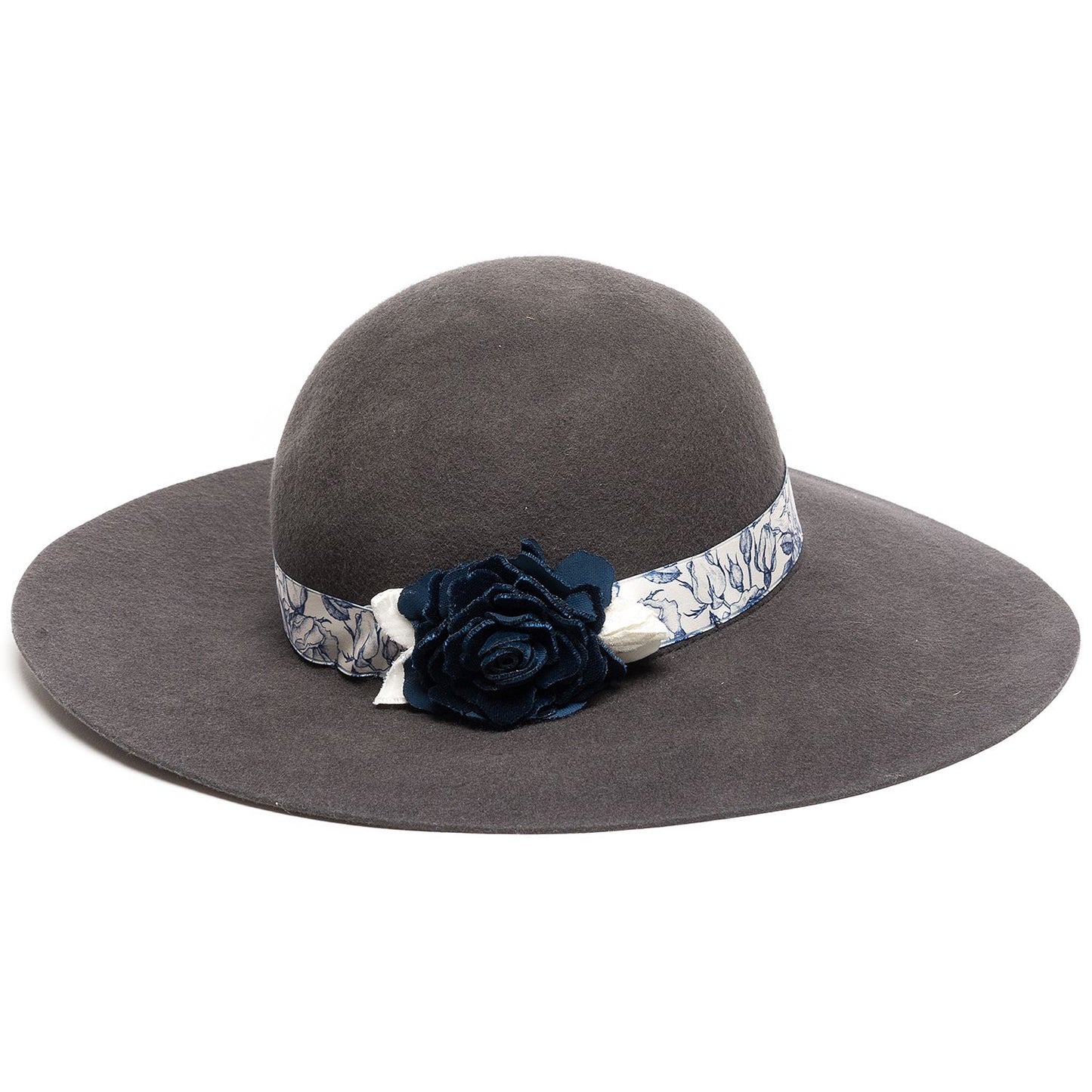 HAT WITH FELT APPLICATION