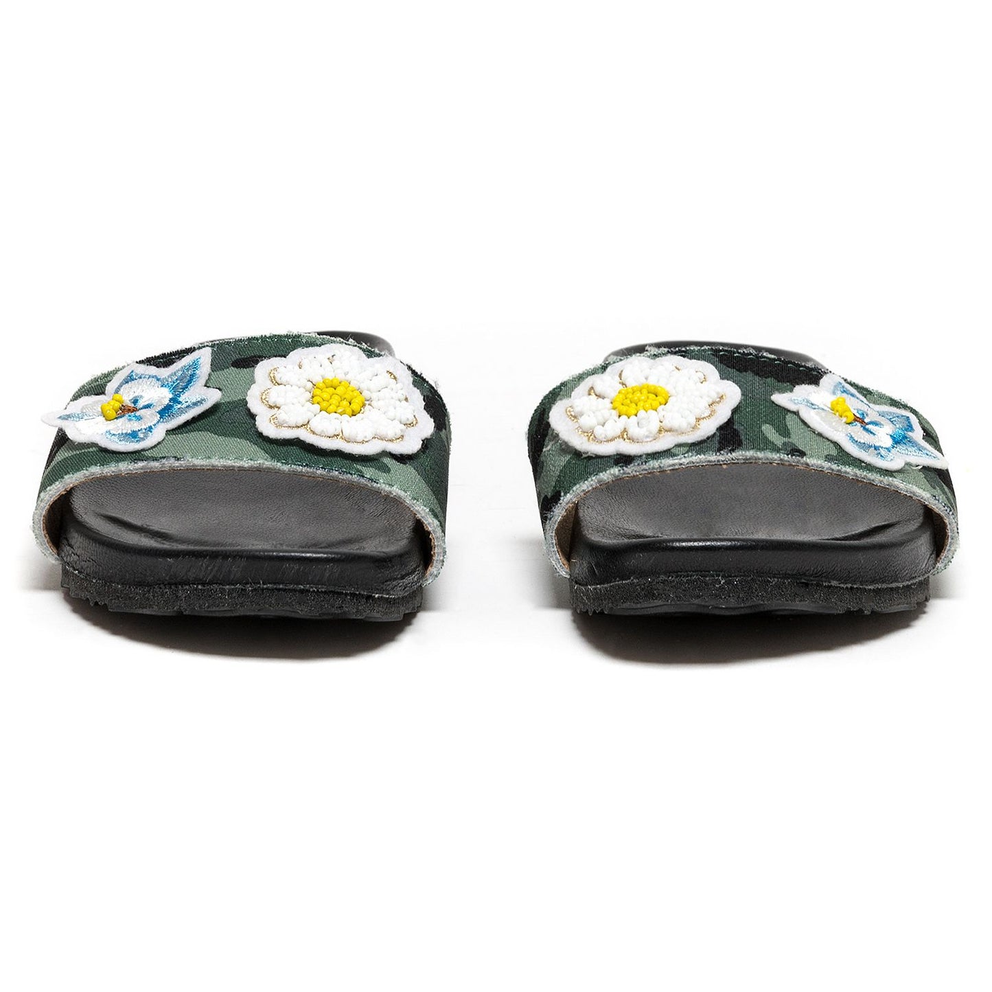 Camouflage slippers with flowers