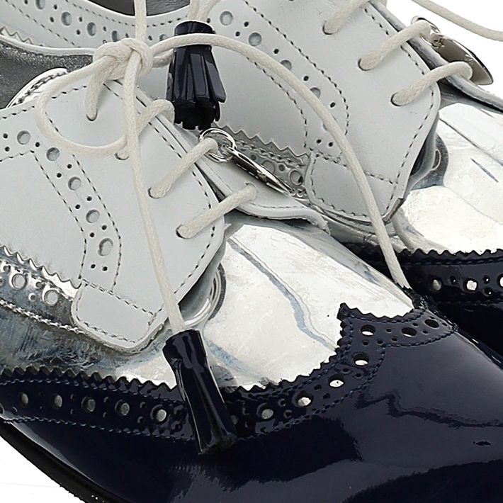 Derby style girls' shoes