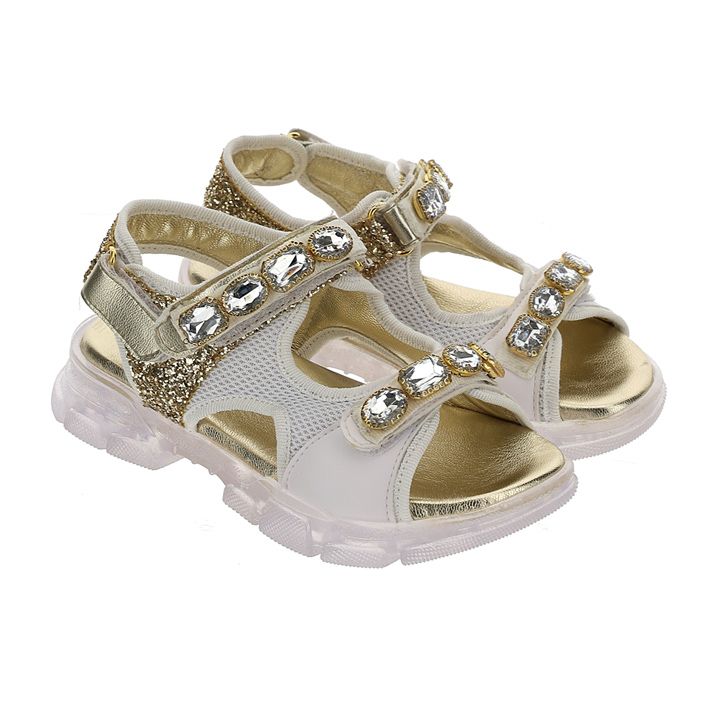 Sports sandals with bezels