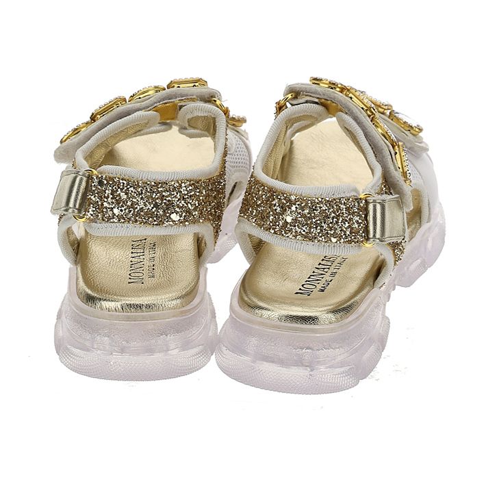 Sports sandals with bezels