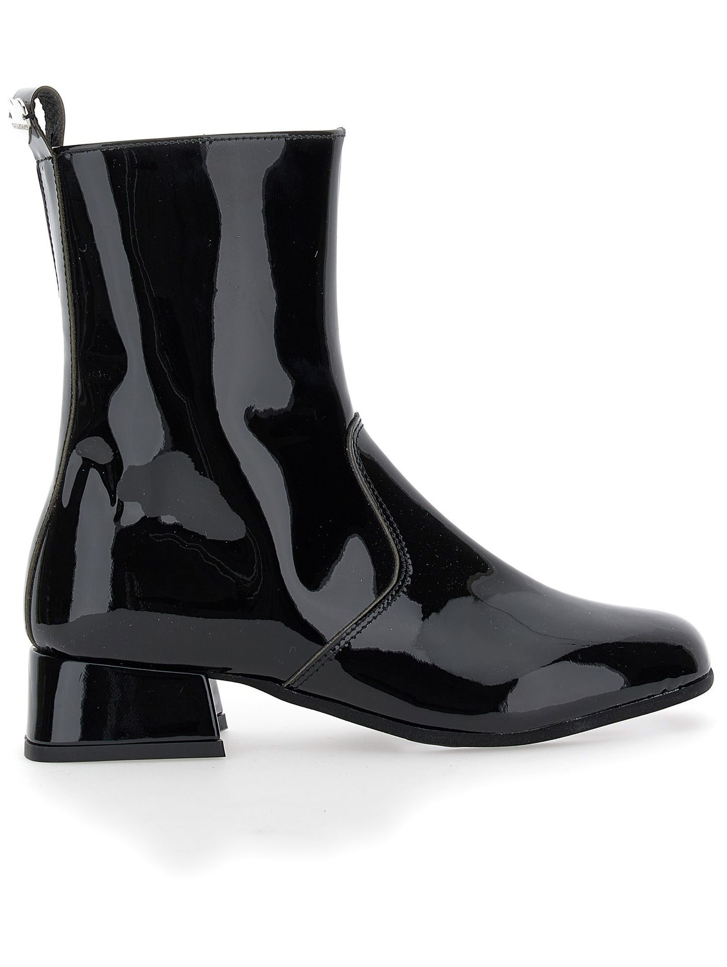 Patent leather ankle boots with heel