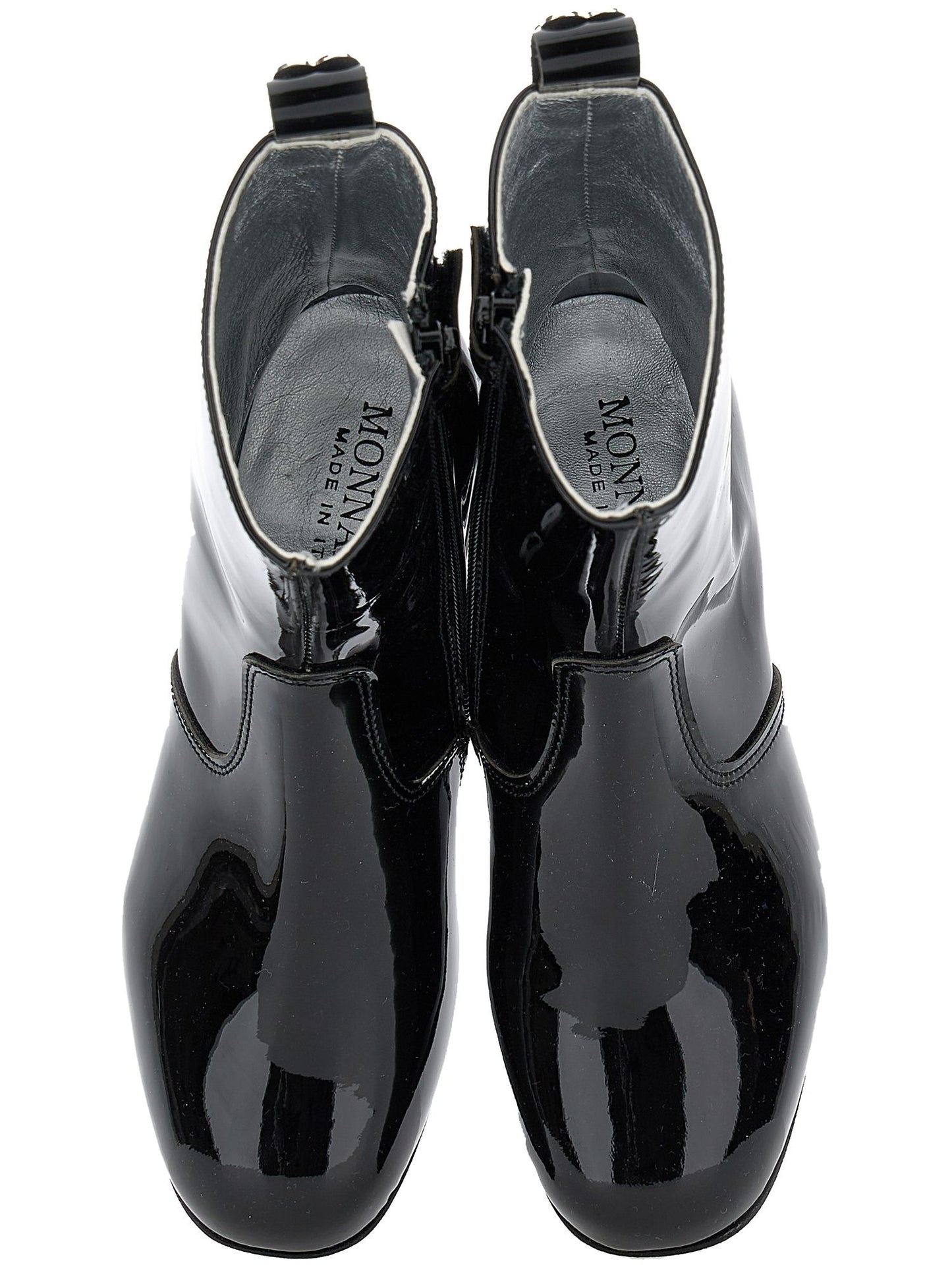 Patent leather ankle boots with heel