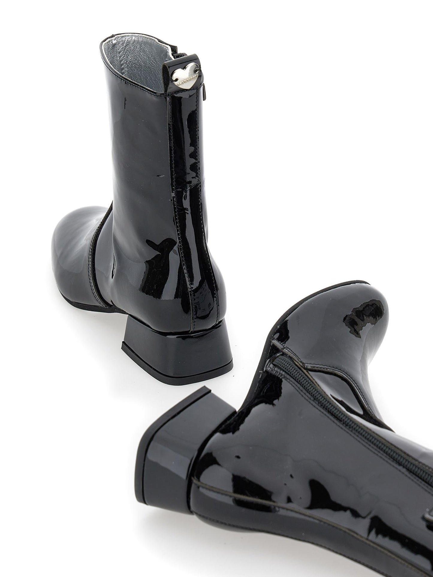 Patent leather ankle boots with heel