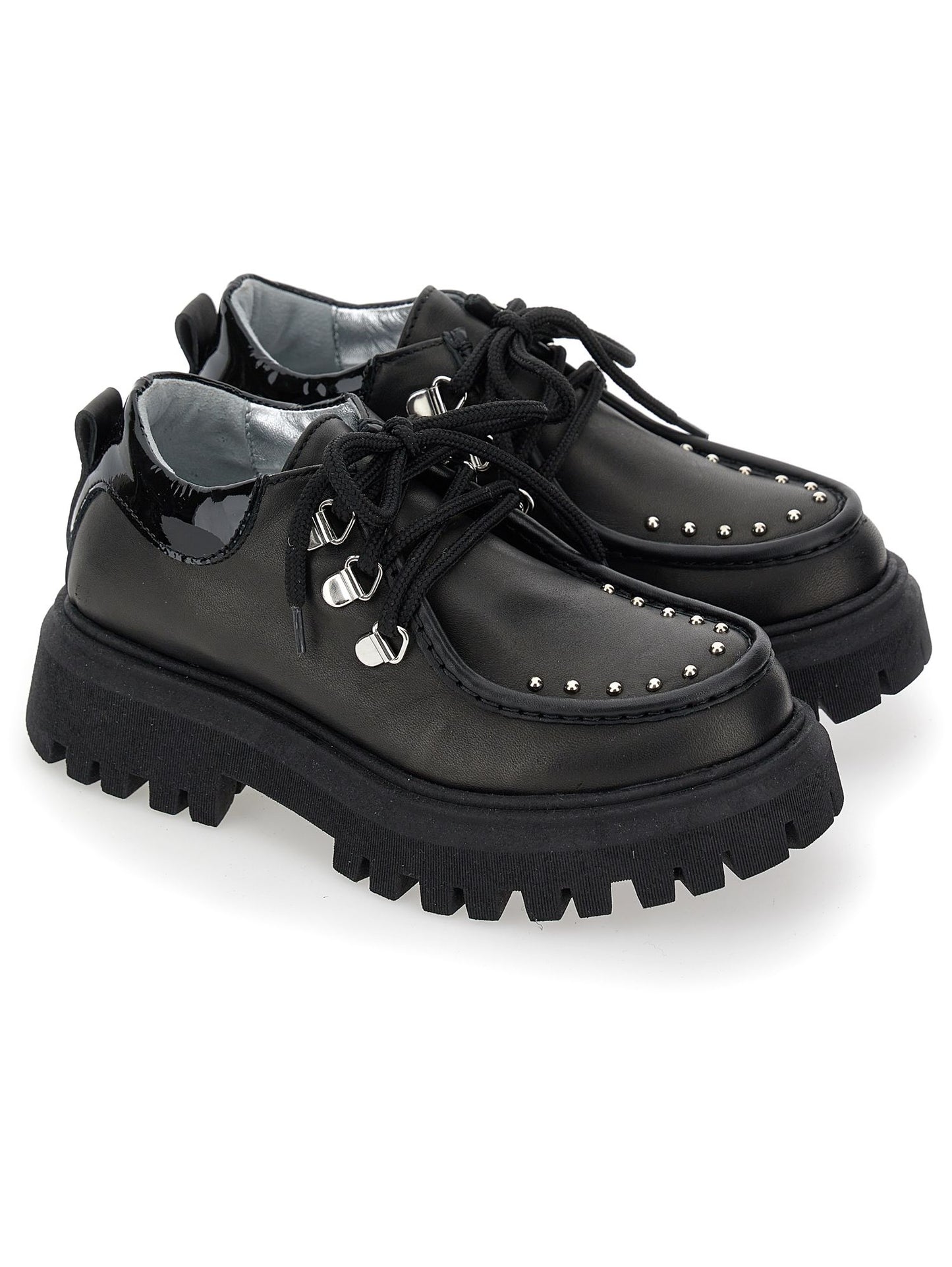 Lace-up leather shoes