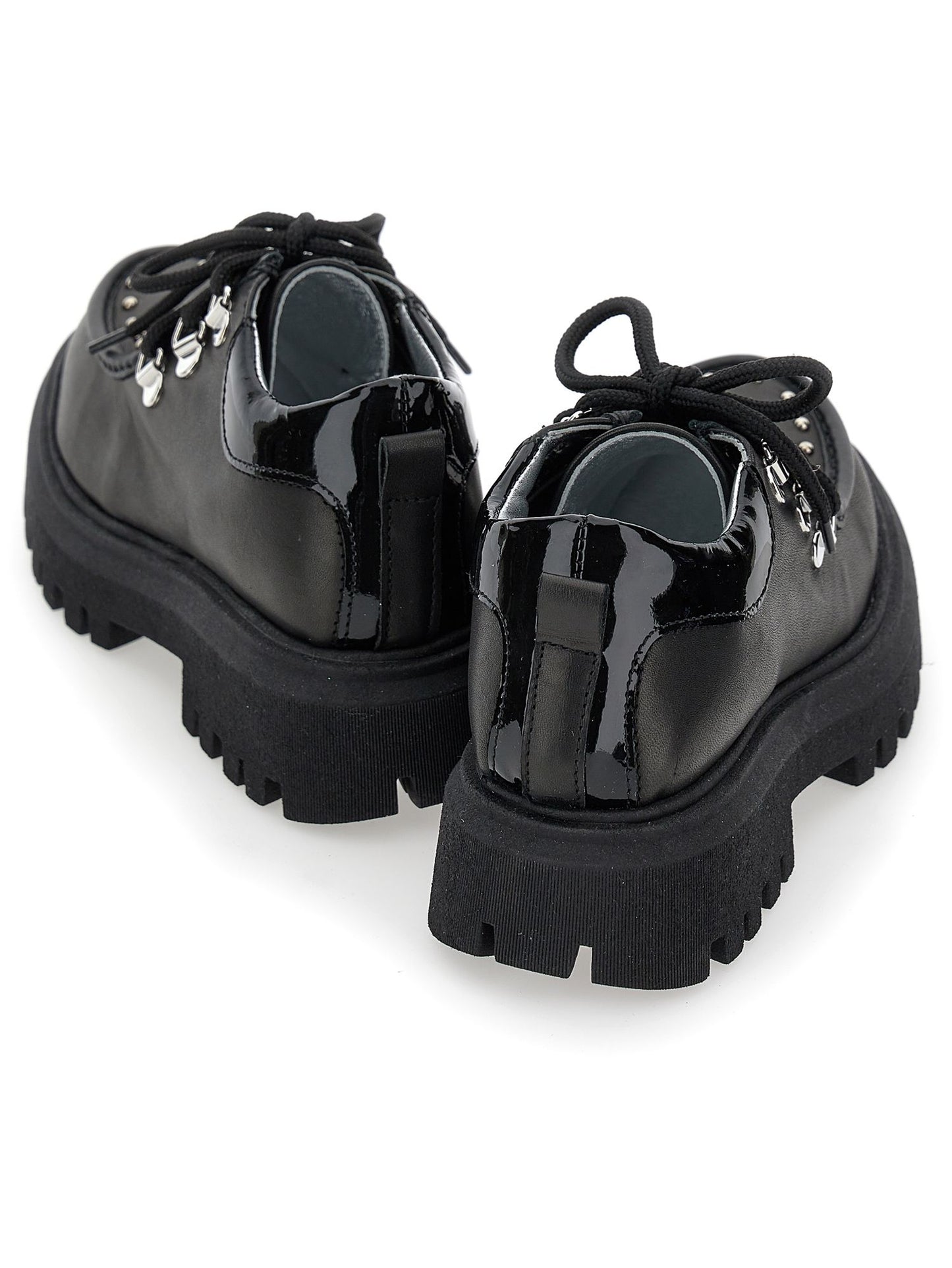 Lace-up leather shoes