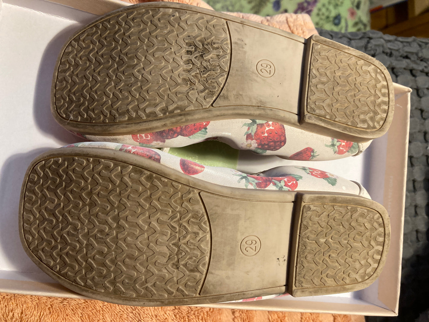 Strawberry print ballerinas