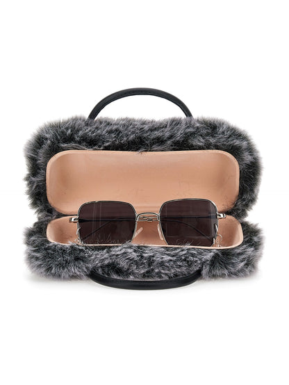 Sunglasses with charm