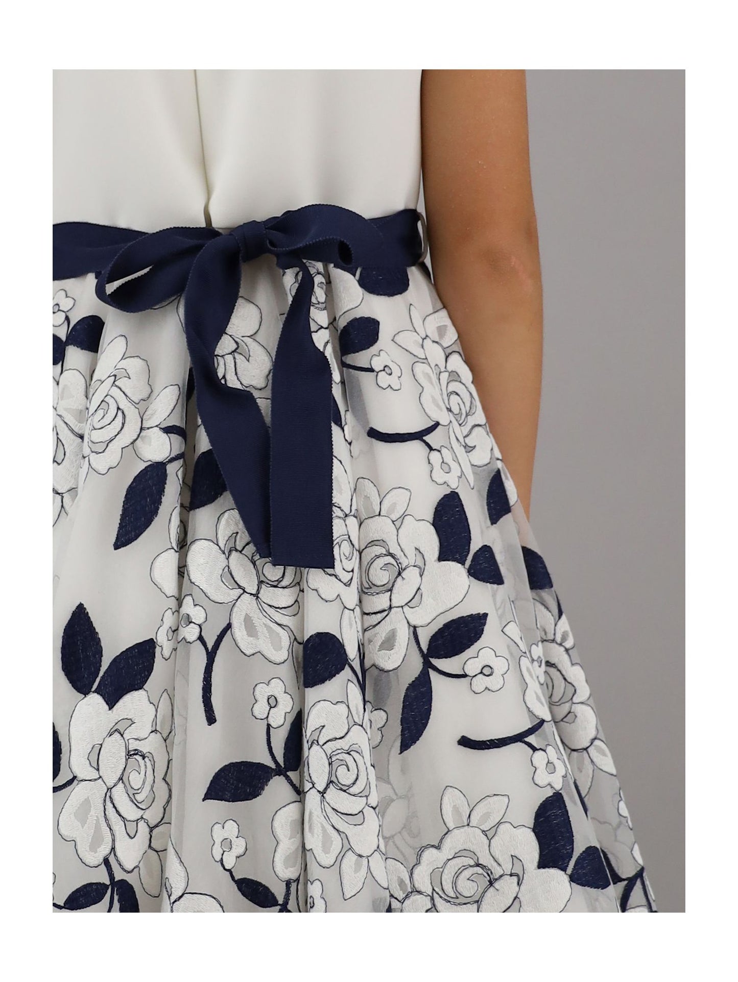 Abito cady con gonna tulle ricamata