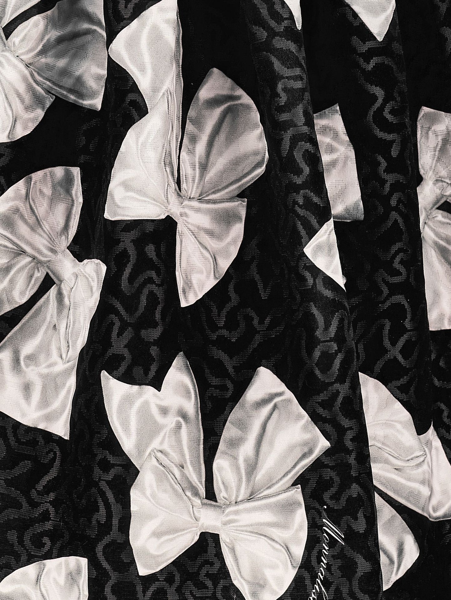 Brocade skirt with bows