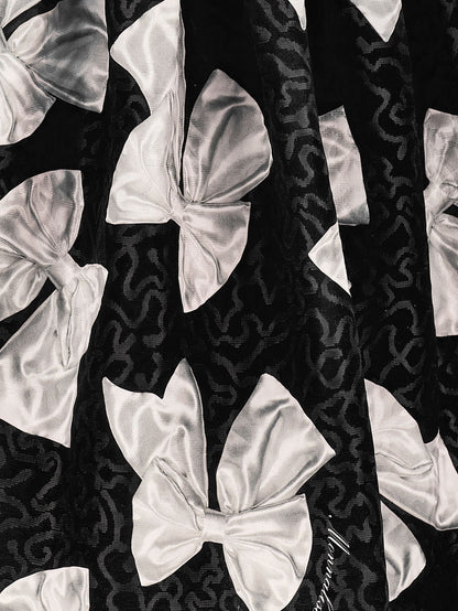 Brocade skirt with bows