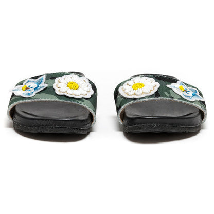 Camouflage slippers with flowers