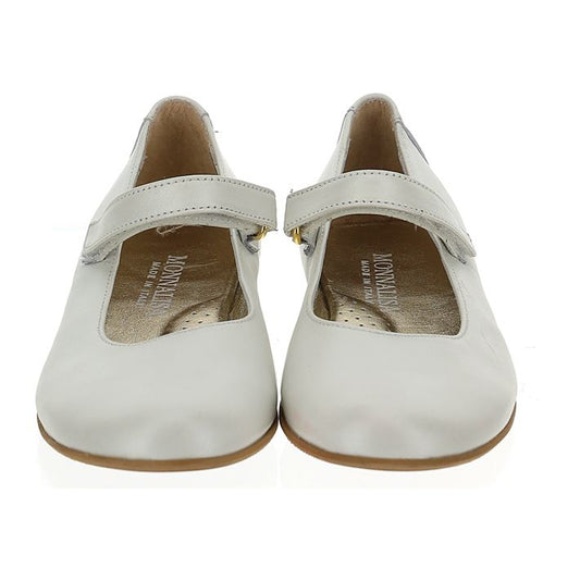 Round toe ballerinas