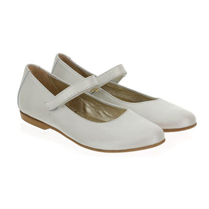 Round toe ballerinas