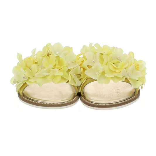 Elegant slippers with flowers
