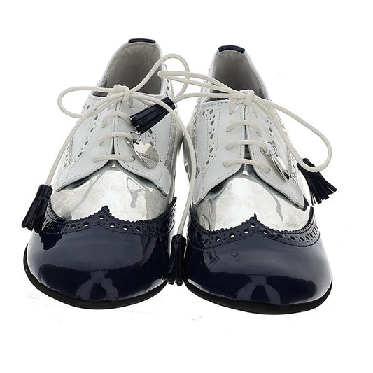 Derby style girls' shoes