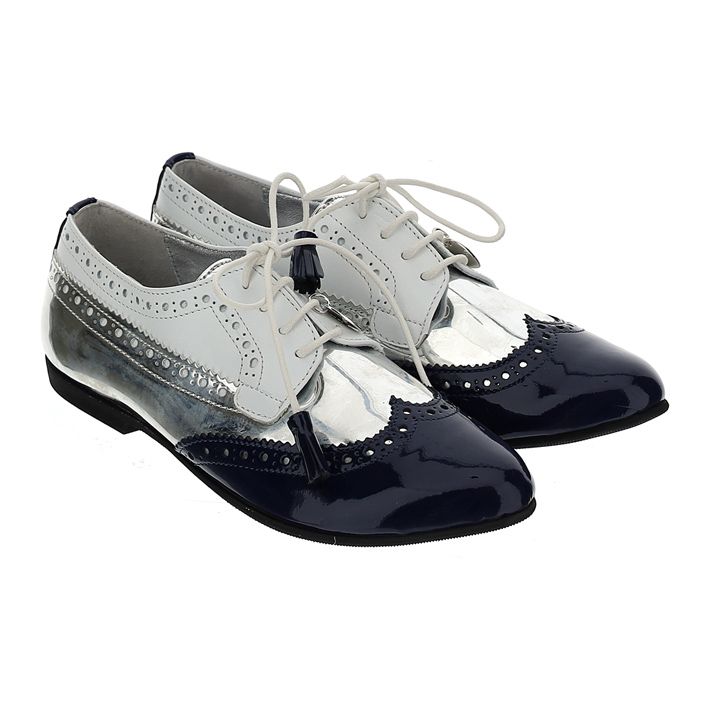 Derby style girls' shoes