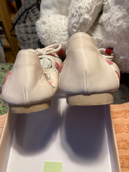 Strawberry print ballerinas